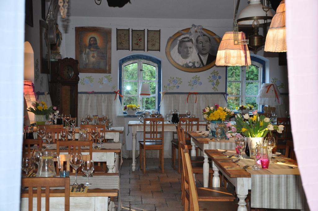 Ostoya Inn & Granary Jasionka Bagian luar foto
