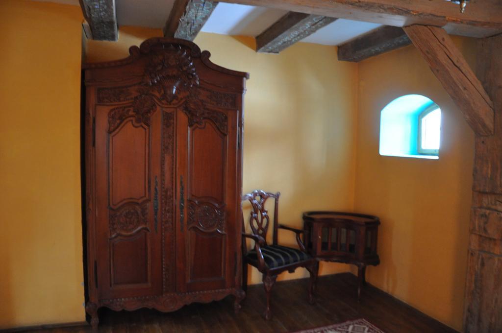 Ostoya Inn & Granary Jasionka Bagian luar foto