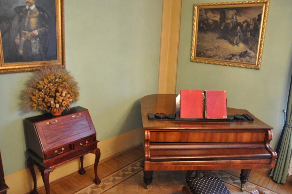 Ostoya Inn & Granary Jasionka Bagian luar foto