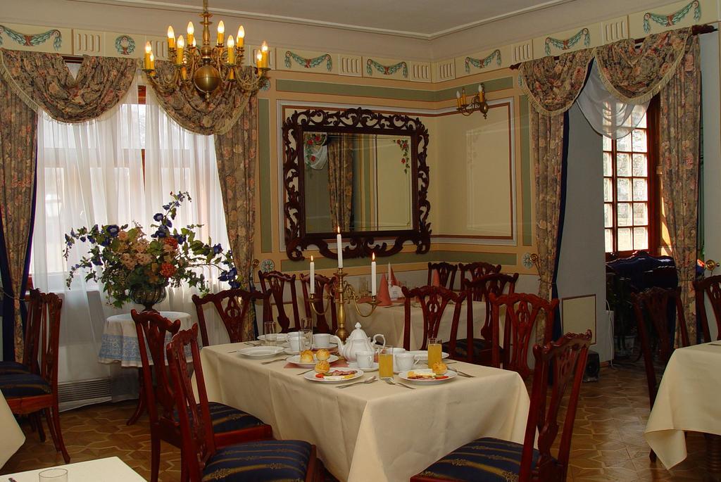 Ostoya Inn & Granary Jasionka Bagian luar foto