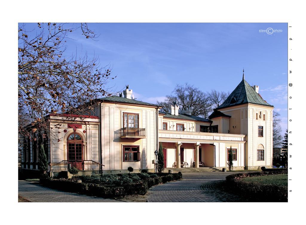 Ostoya Inn & Granary Jasionka Bagian luar foto