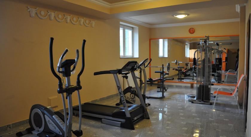 Ostoya Inn & Granary Jasionka Bagian luar foto